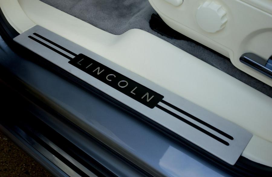  Lincoln Mark LT Concept 2004 года  (фото 11 из 51)